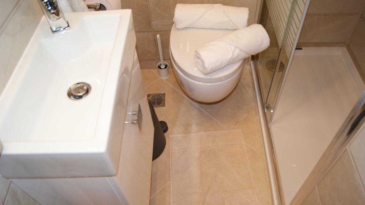 Brand New Luxury Apartment Салоники Экстерьер фото